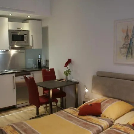 Aparthotel Kottenforst 3*